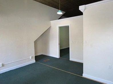 4th image of 779 W Montrose St