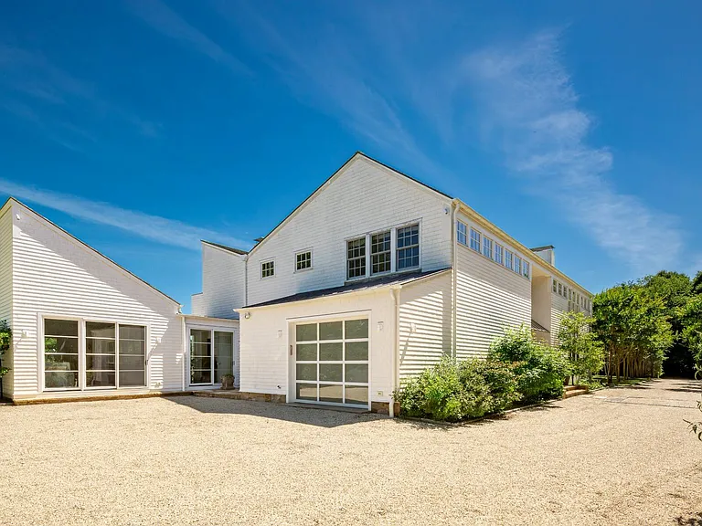 53 Bay Ave — Photo 46