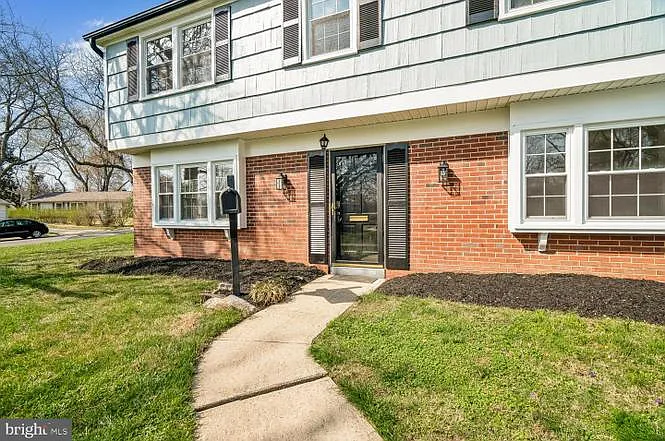 12200 Fleming Ln — Photo 2