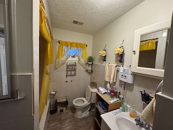 2nd image of 33 Eunice Pl #1