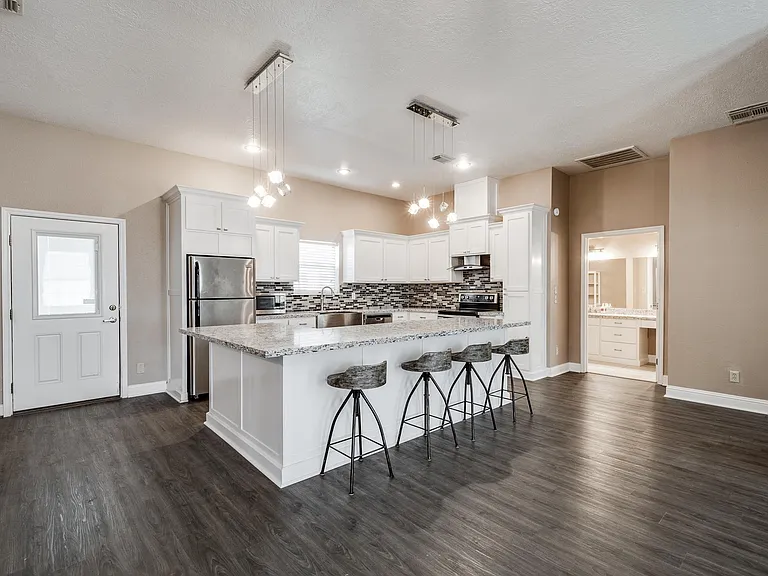 4950 US Highway 190 W — Photo 2