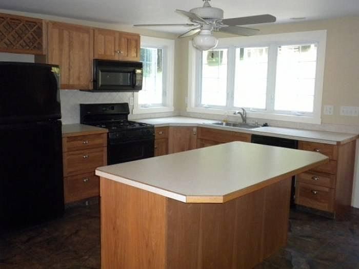 kitchen w island