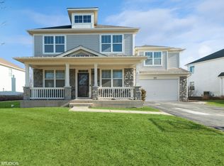 221 Foxford Dr, Cary, IL 60013