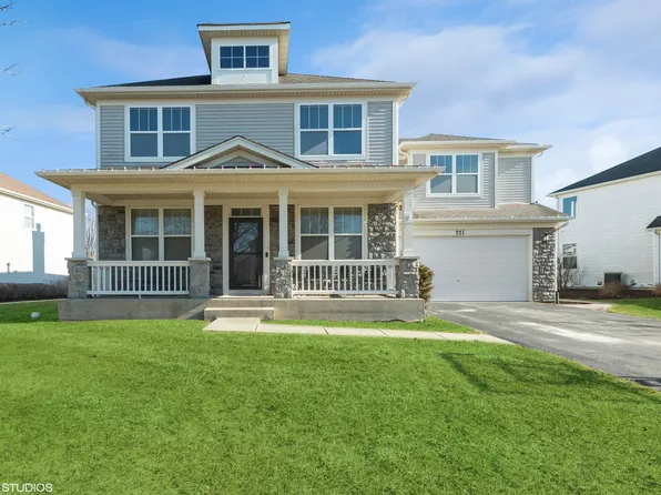 221 Foxford Dr, Cary, IL 60013