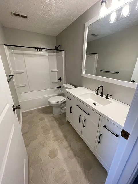 3 bed, 1.5 bath, 1250 sqft, $1,350 — Photo 4