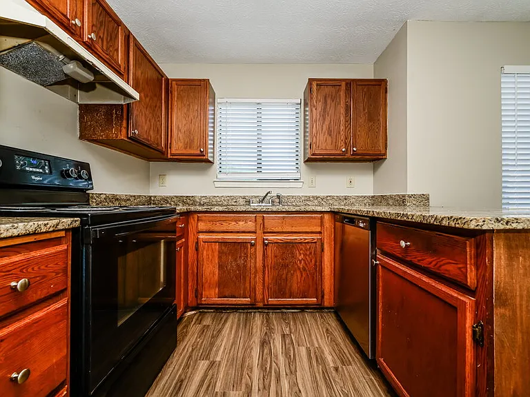5796 Trent Walk Dr — Photo 7