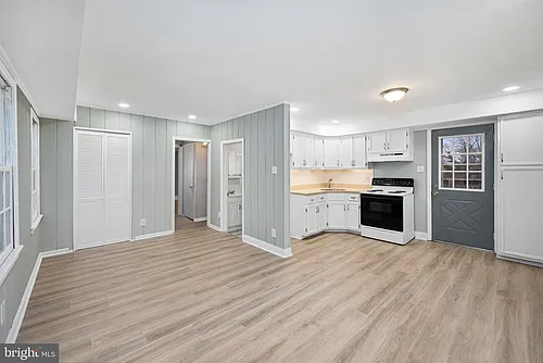 223-225 Kings Hwy E #3 Photo 1