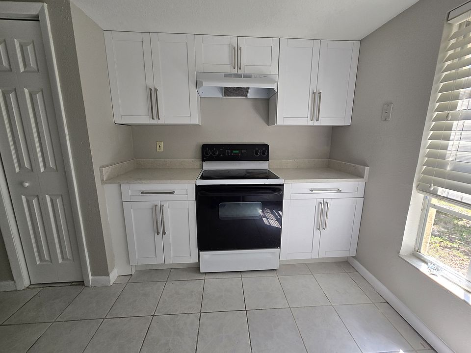 1st image of 6001 N Fremont Ave