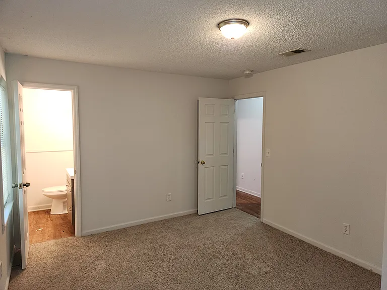 4634 Manchester Dr — Photo 15