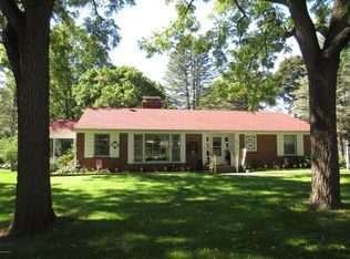 911 S Macomber St, Greenville, MI 48838