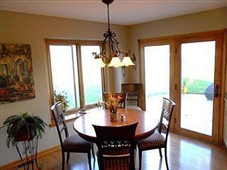 5th image of 3058 Woodbine Dr
