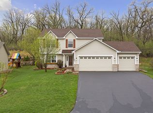 682 Falcon Ridge Rd, Woodbury, MN 55125