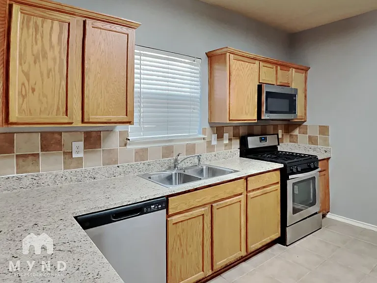 8606 Eagle Peak — Photo 5