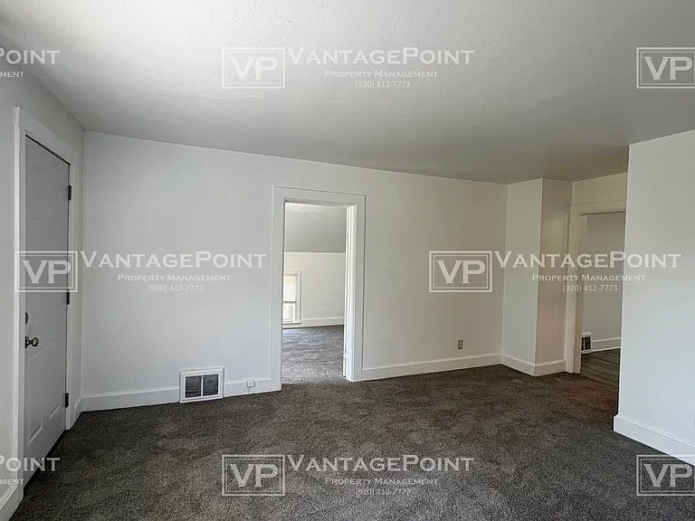 836 11th Ave — Photo 6