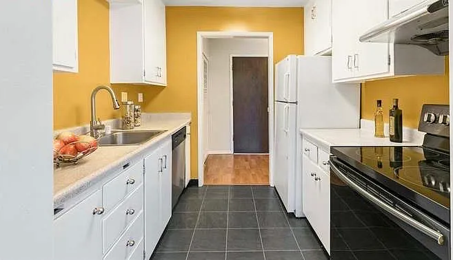 425 Orange St #214 — Photo 3