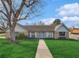2805 Downing Ct, Bedford, TX 76021
