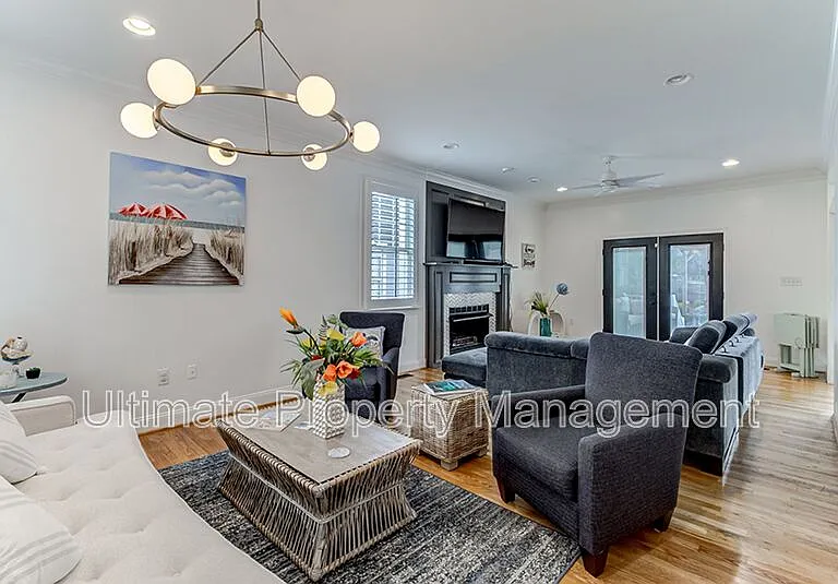 7022 Cayman Ct — Photo 16