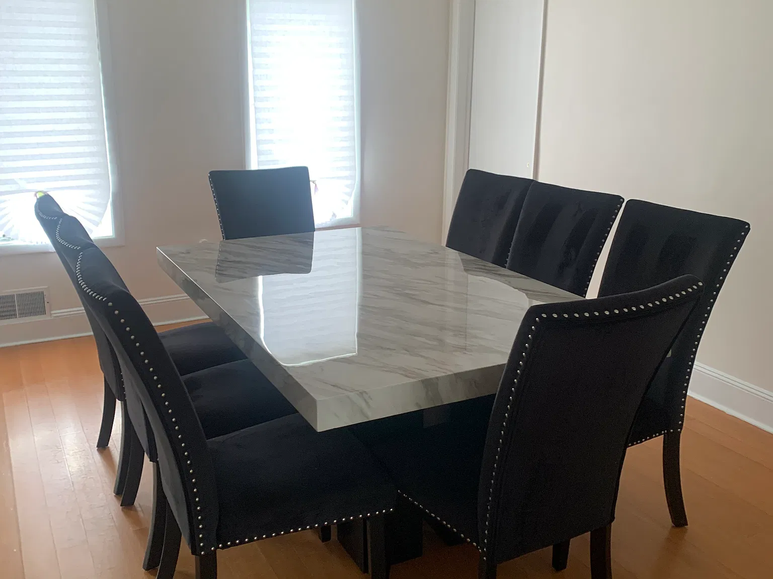 4 bed, 1537 sqft, $2,400 — Photo 4