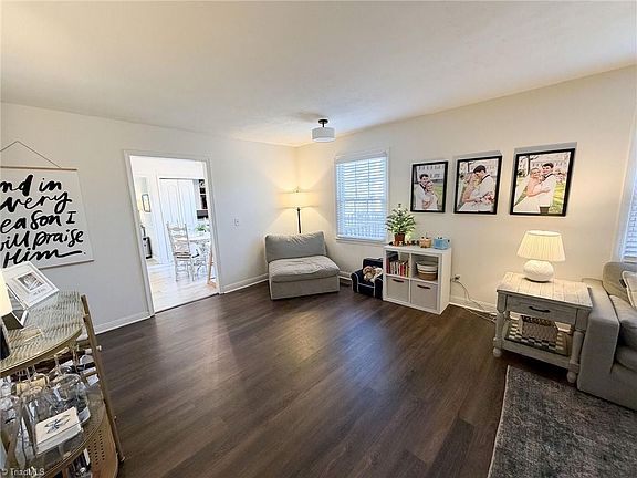 5th image of 165 Summerglen Dr
