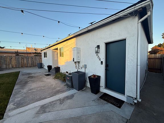 2nd image of 3664 Marlborough Ave #0