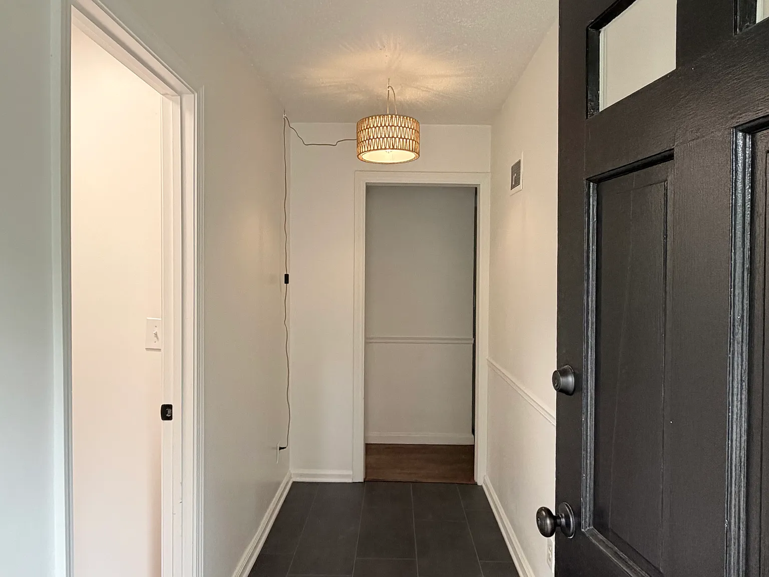 3 bed, 1158 sqft, $2,395 — Photo 2