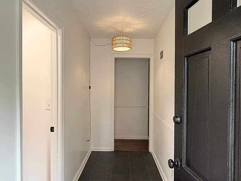 617 W 88th St — Photo 2