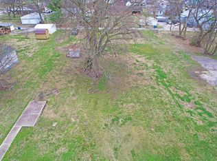 213 W 7th St, Mount Carmel, IL 62863