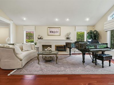 18 Aldgate Drive W, Manhasset, NY, 11030