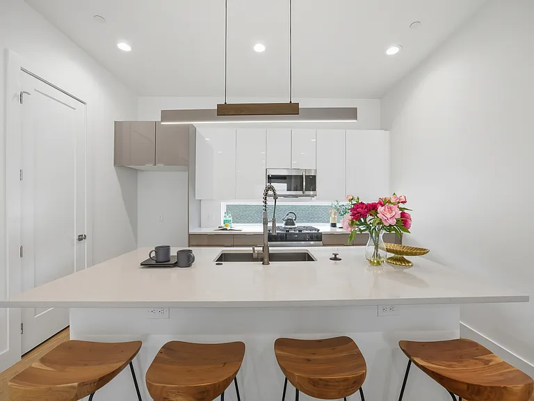 4517 Munger Ave #101 — Photo 12