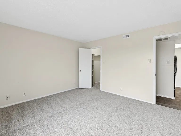 Westdale Pointe — Photo 20