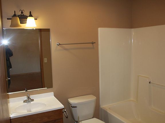 3rd image of 211 Centennial Dr