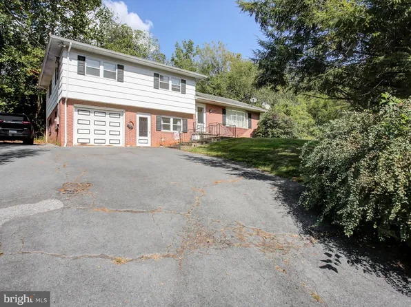 8655 Wayne Rd, Waynesboro, PA 17268