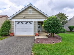 6 Turnbridge Row, Manchester, NJ 08759