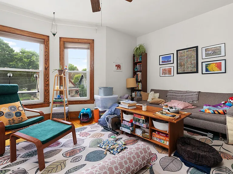 613 S Baldwin St — Photo 2