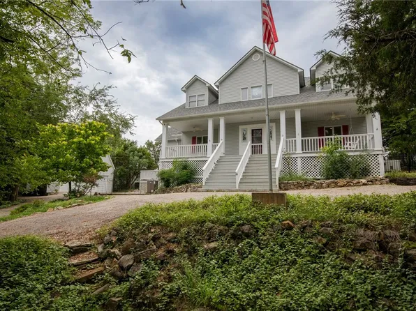 71 Sailboat Dr, Holiday Island, AR 72631