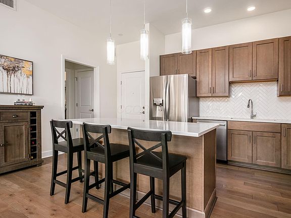 5th image of 828 Bobcat Ave #302