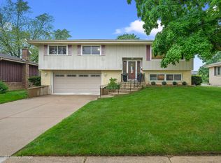 625 N Du Page Ave, Addison, IL 60101