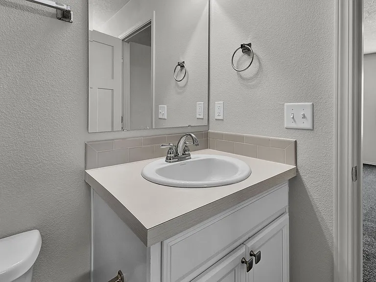 2232 N Greenville Ave — Photo 17
