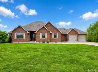 2 Thornaby Rd, Hannibal, MO 63401