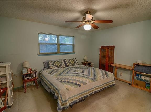 4th image of 1213 E Mesa Park Dr