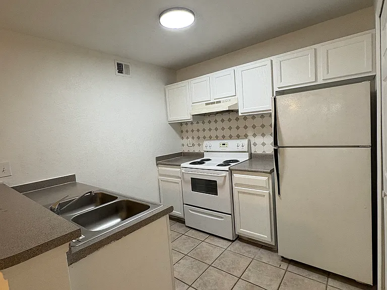 8939 Latrec Ave #1105 — Photo 6