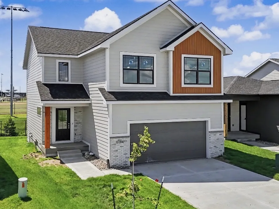1194 NW Sproul Dr