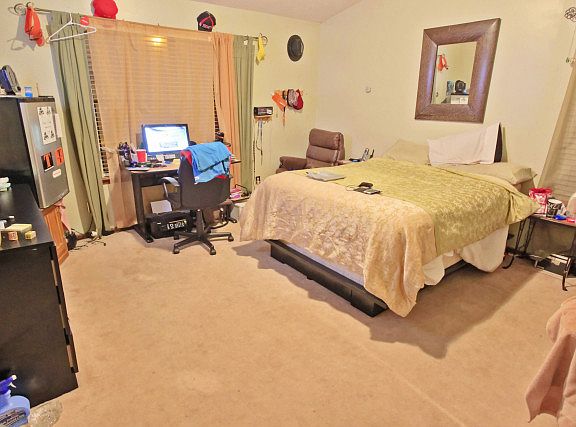 4th image of 111 Evergreen Magnolia Ave