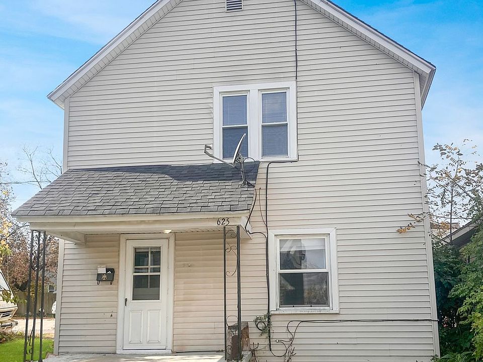 1st image of 623-625 Lane Ave NW