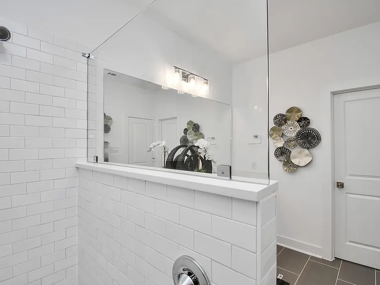 9029 Laverne Oak Ln — Photo 29
