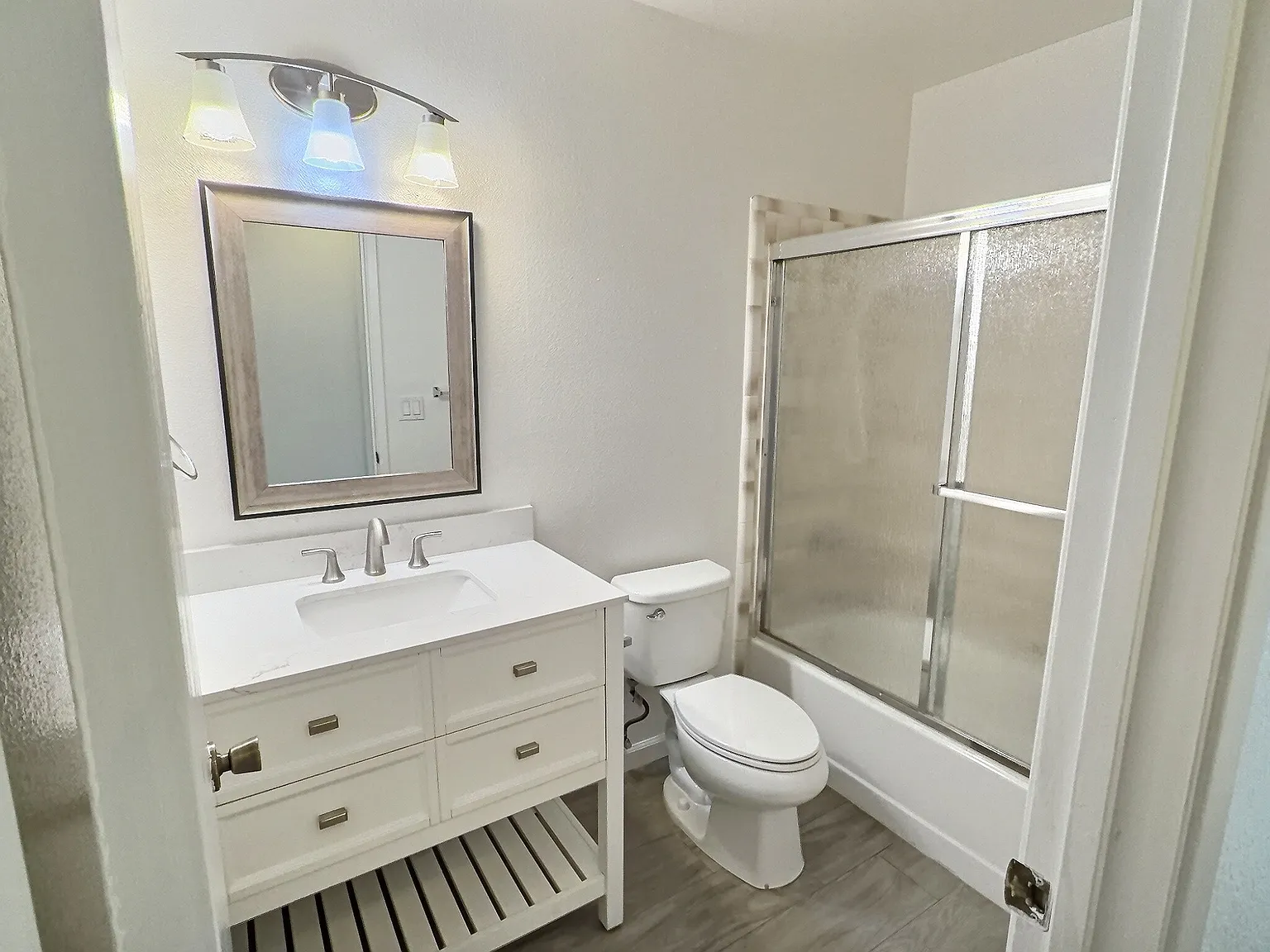 3 bed, 950 sqft, $2,095 — Photo 4