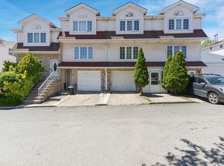 34 Meadow Ln, Staten Island, NY 10306