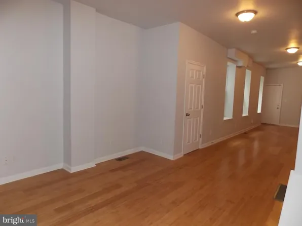 2417 Arlington St, Philadelphia, PA 19121