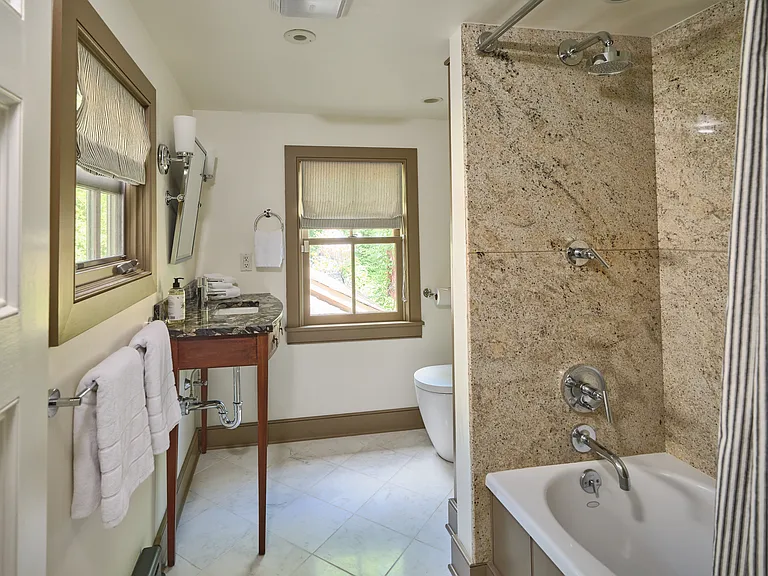 2nd Floor - Hall Bath