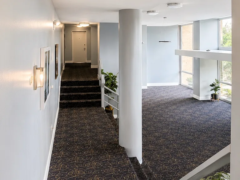 7200 N Claremont Ave #300 — Photo 5